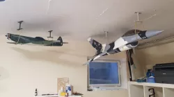 RC Plane Ceiling hanger