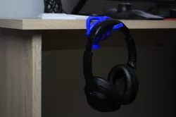 screw on Headphone hanger