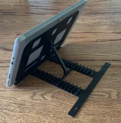 Tablet stand with adjustable height