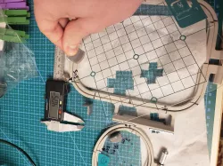 transparent grid handle for embroidery hoop