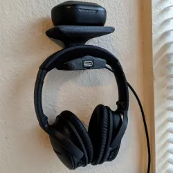 Wall-mounted Headphone Holder with USB
