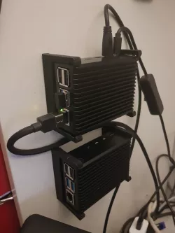 Wallmount Raspberry Pi 4 / Screw & Magnet Holder