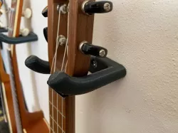 Yet another ukulele hanger