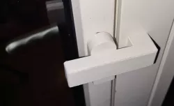 Door latch