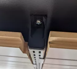 Shelf fastener thingy