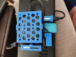 Steam Deck USB C Y wire holder