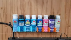Acrylic paint holder