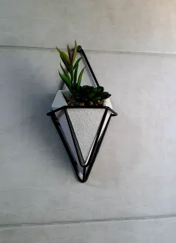 Diamond Hanging Wall Pot