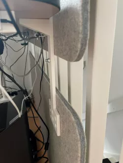 Elif hanger desk