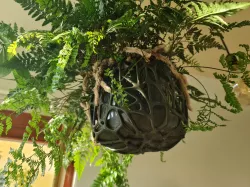 Hanging mesh (voronoi) planter with closed botom