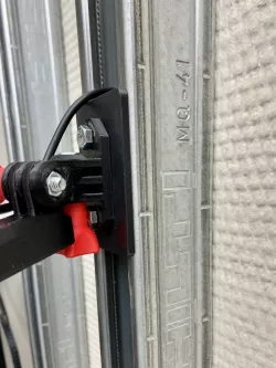 Mounting bracket for HILTI MQ41 Rail