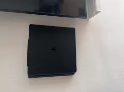 PlayStation 4 wall mount