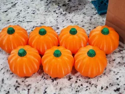 Pumpkin with separate stem