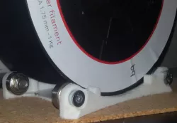 Roller Filament Spool Holder with smaller ground in right scale