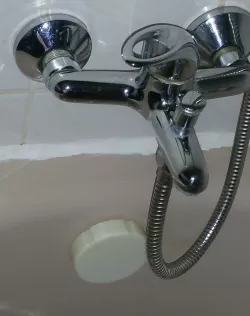 Rotary control for bathtub train