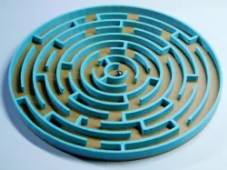 Round Labyrinth