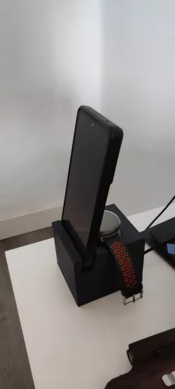 Samsung A52S and galaxy watch active 2 charging station