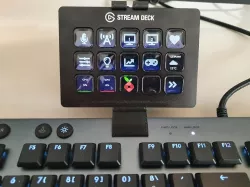 Streamdeck mount for G815