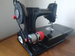 Battery Powered Singer Featherweight 
