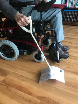 "Grabber" for paper sheets and small objects
