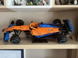 Lego McLaren F1 42141 stand