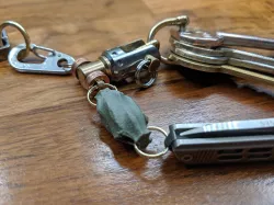 Mini Magnetic Twist Lock Quick Release Key Ring
