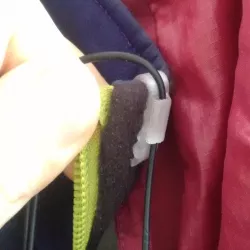 Minimal Earphone/Headphone cable clip