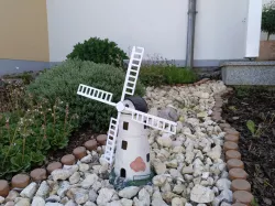 Windmill (Wings and Center)