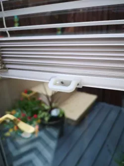 Horizontal Blind Bracket / Handle