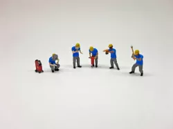 N Scale Construction Workers with Tools