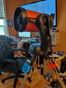 Battery tripod mount for a Celestron Nexstar telescope