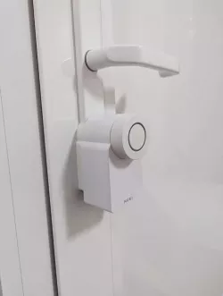 Nuki B-Plate Support/Adapter for narrow door lock frames
