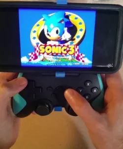 Digital Essentials Switch Pro Controller to Phone Holder