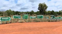 Australian Road Navigation Highway Green Signs  Low-poly 3D model