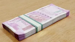 Stack of Indian 2000 Rupees 3D model