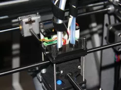 Ultimate Bowden Clamp with screw for Ultimaker