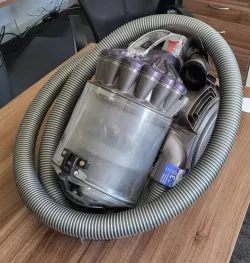 Dyson DC23 Bin Hinge