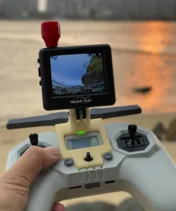 iFlight commando 8 hawkeye little pilot fpv monitor