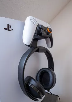 PS5 Controller and Headset Holder - Clip on