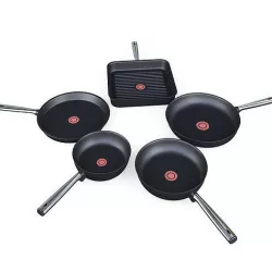 Frying Pans Set 3D model
