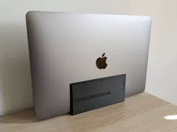 Apple Macbook vertical stand