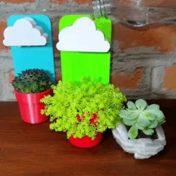 MACETA CON NUBE REGADORA