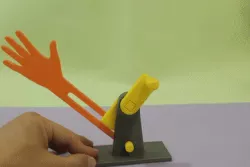 Mechanical Hand Shaker