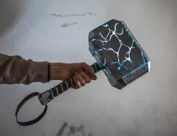 Mjolnir hammer (Love and Thunder)