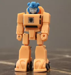 TRANSFORMERS ACTION MASTER STYLE GOLDBUG