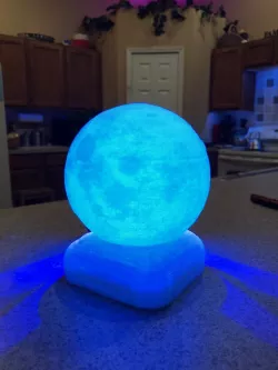 Base for Lighting a 3d printed moon or planet