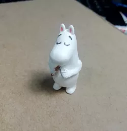 Moomin holding knife