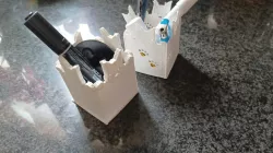 PENCIL CASE WITH CATS PEEKING (with nose) - PORTAPENNE CON GATTI CHE SBIRCIANO (con naso)