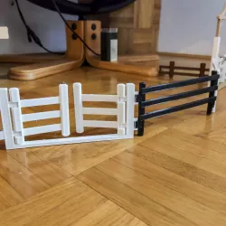 Schleich fence and gate in the fence