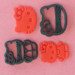 Set 2 hello kitty fondant cutters 5 cm.
